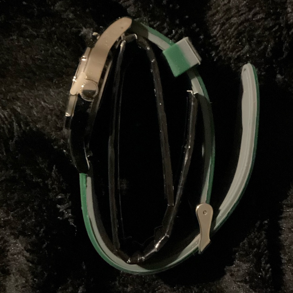 🍎 HARRY POTTER SLYTHERIN WATCH NEW IN BOX RARE - Picture 5 of 9